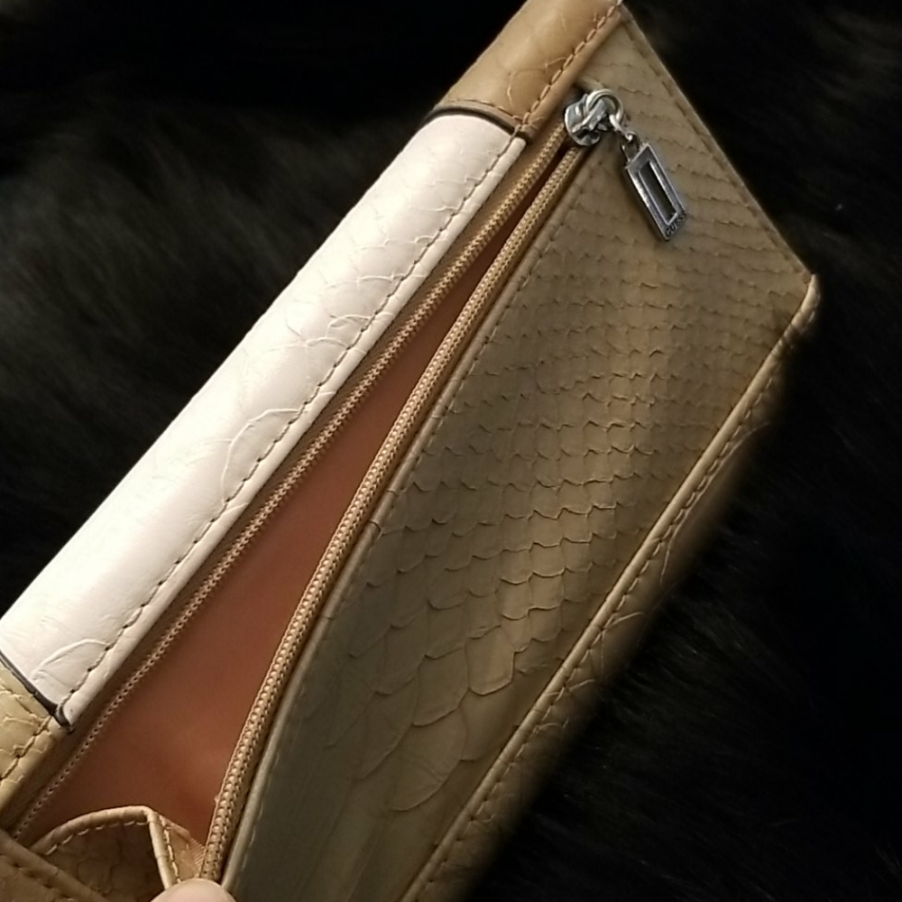 Wallet - Picture 4 of 4